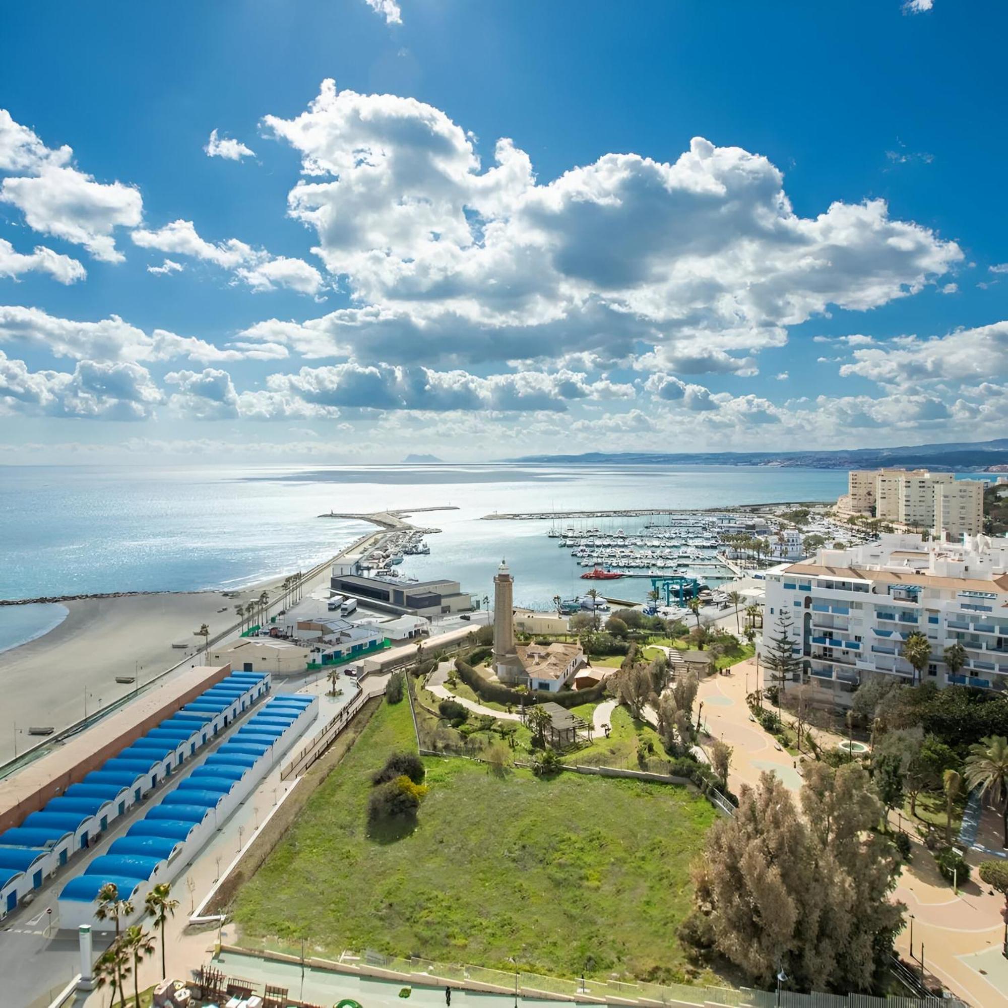 Moderno Piso Centrico 3 Habitaciones Junto Al Mar Estepona Exterior foto