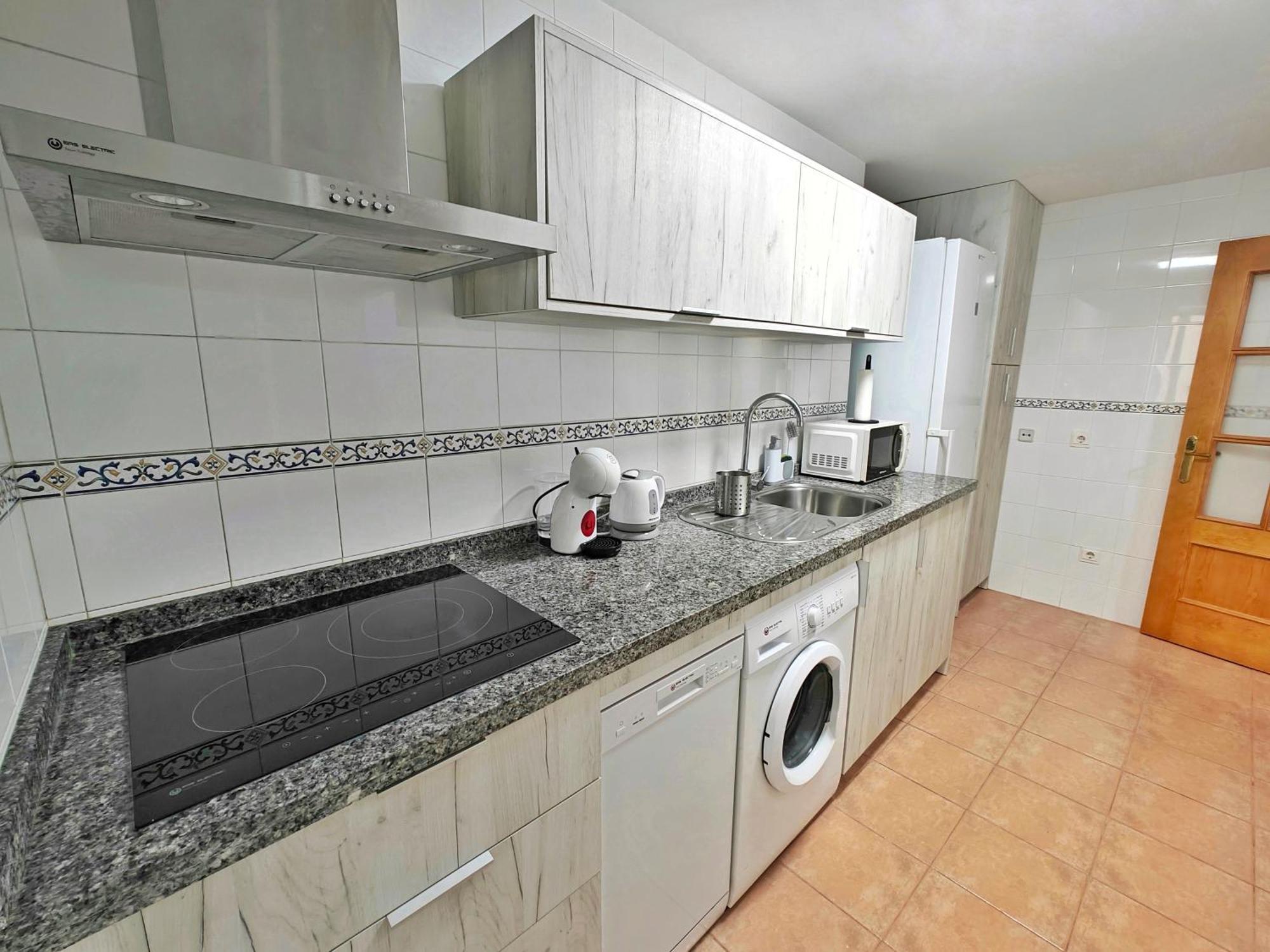 Moderno Piso Centrico 3 Habitaciones Junto Al Mar Estepona Exterior foto